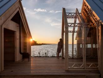 In dit uitschuif- én verplaatsbaar huis slaap je onder de blote hemel