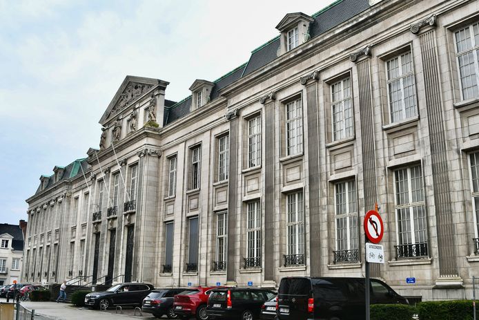 De rechtbank van Kortrijk.