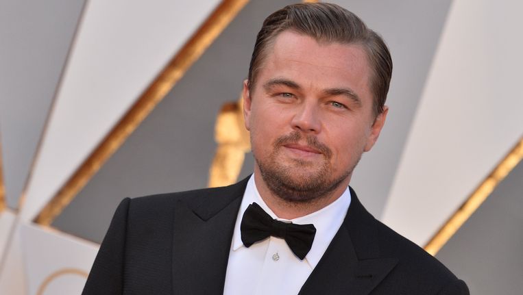 Leonardo DiCaprio komt aan bij de Oscaruitreiking in los Angeles. Beeld photo_news