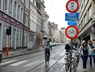 Gentse fietsers blind voor verbodsborden: 75 boetes uitgedeeld