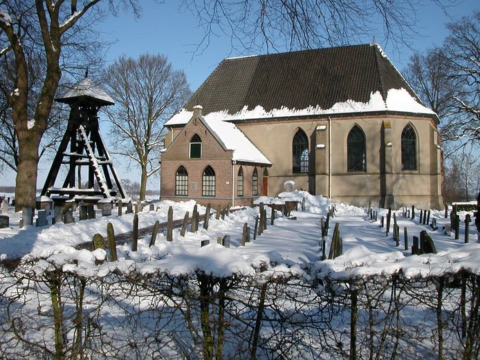 De kerk in Wanneperveen.
