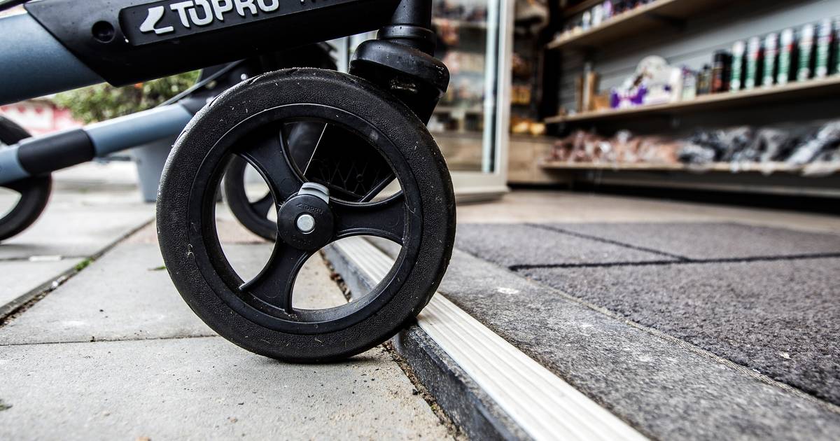 Hindernisbaan voor rollators en rolstoelen in Winkelcentrum Keizerslanden