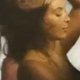 WTF! Kanye West toont nieuwe videoclip. Èn z'n vrouw, topless.