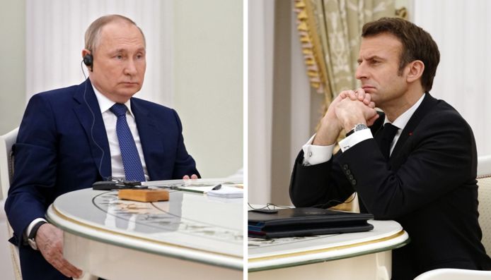 Poetin en Macron spreken elkaar maandag aan een erg lange witte tafel, waardoor ze in deze pandemietijden toch enkele meters van elkaar zitten.
