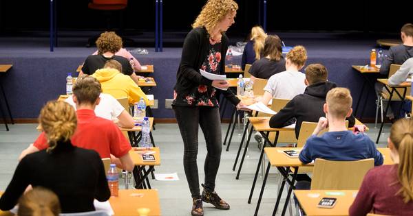 Do's en dont's voor een geslaagd examen: 'Relax-kleding, drie rekenmachines en zeker tien pennen' - 