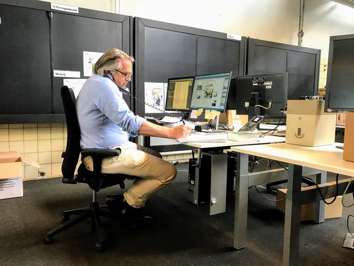 Fons Knegtel op de redactie van het Brabants Dagblad