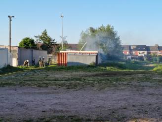 Brandweer rukt uit voor containerbrand in Wichelen
