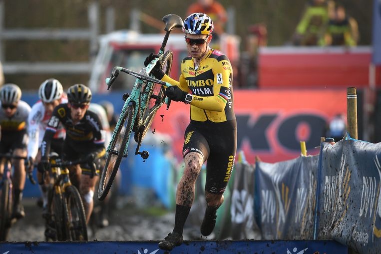 Van Aert “Ik ga alleen naar het WK als ik podium kan rijden” Veldrijden Sport HLN