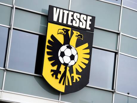 Vitesse krijgt 50+ Mobiel als rugsponsor; supporters kunnen aanbiedingen verwachten