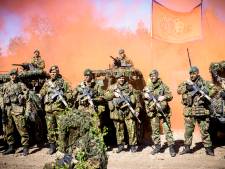 Negentig Nederlandse militairen van legerbasis Oirschot gaan Oekraïners in VK trainen