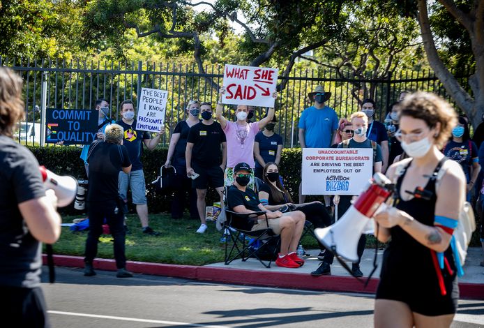 Protest aan het hoofdkantoor van Blizzard Entertainment in Irvine, Californië.