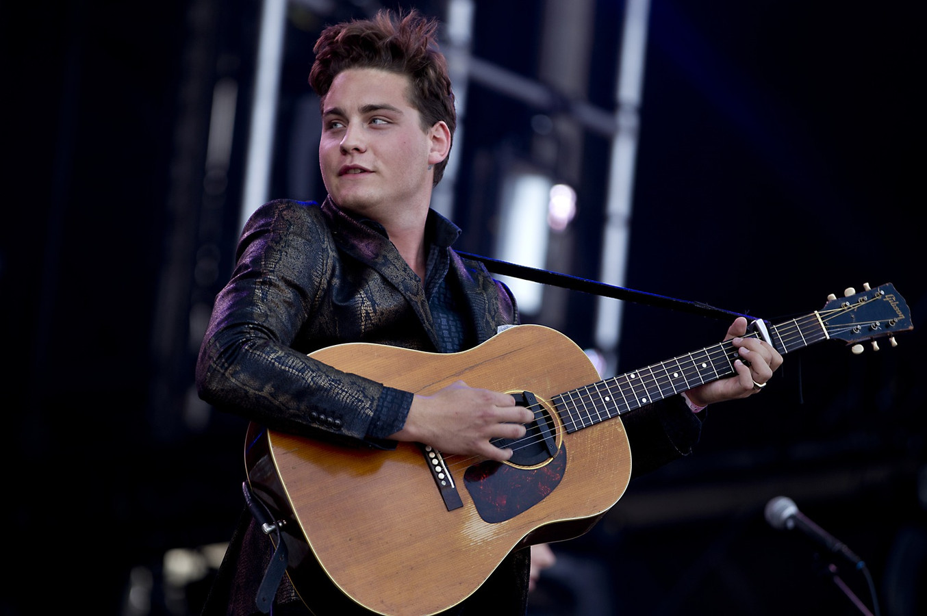 Douwe Bob Definitief Naar Eurovisie Songfestival Foto Tubantia Nl