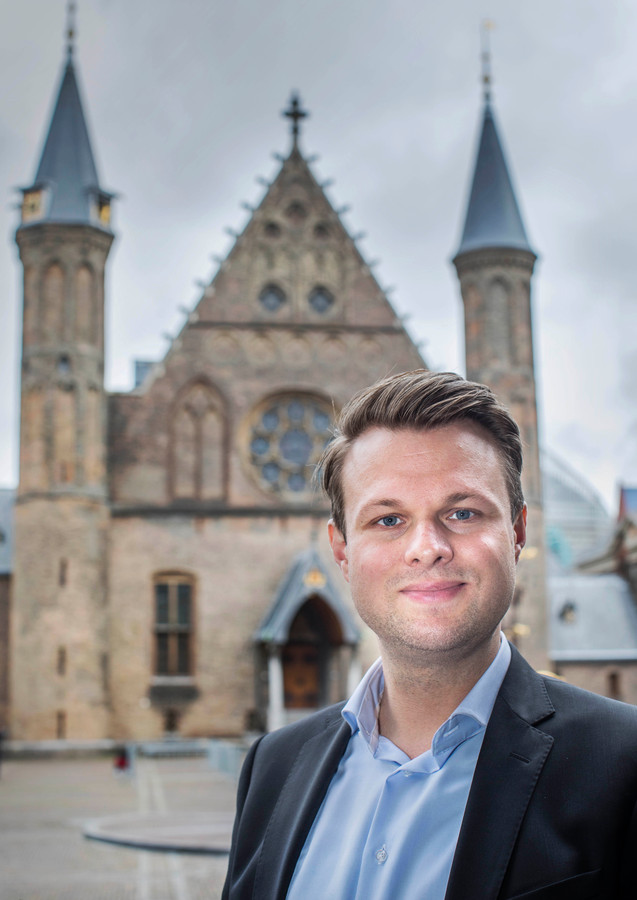 VVD’er Peter Valstar haalt 3100 stemmen in Westland | Foto | AD.nl