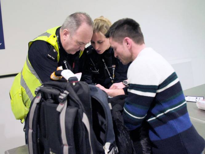 Britse politie voert onderzoek naar pakket met uranium op luchthaven in Londen