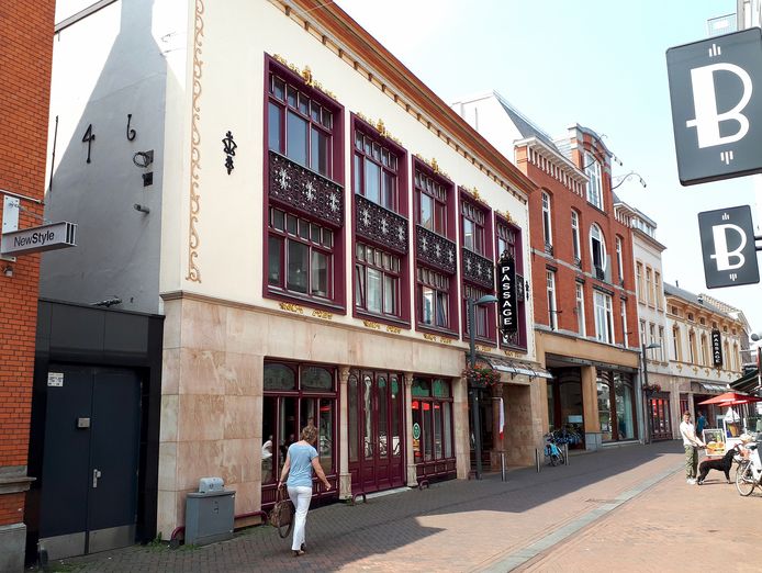 Nieuwe juwelier op hoek Passage en Raadhuisstraat in Roosendaal.
