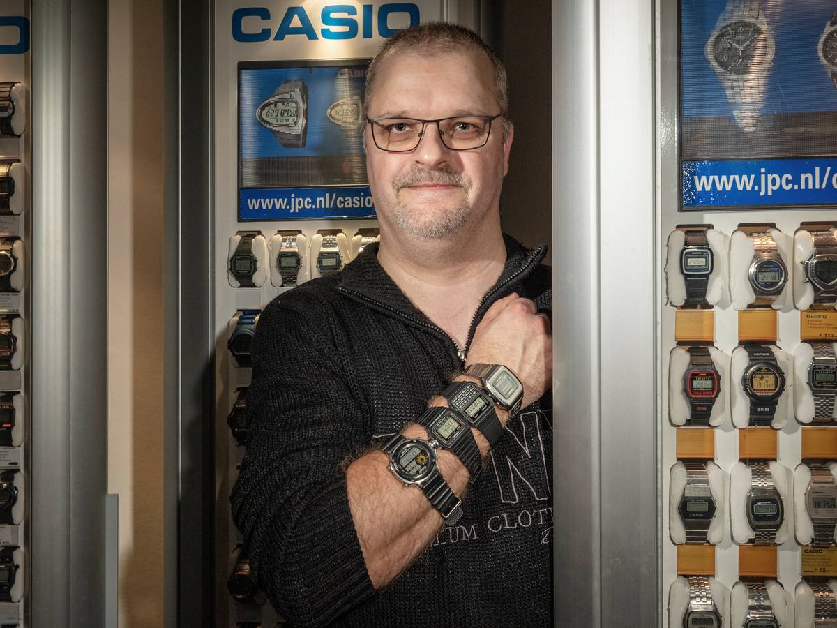 Folkert Jan blijft bij de tijd dankzij zijn verzameling met 300 Casio klokjes Hartstocht AD