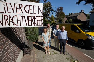 Bewoners willen een veilige Burgemeester Van Houtstraat in Budel; ‘We voelen ons al jaren niet gehoo