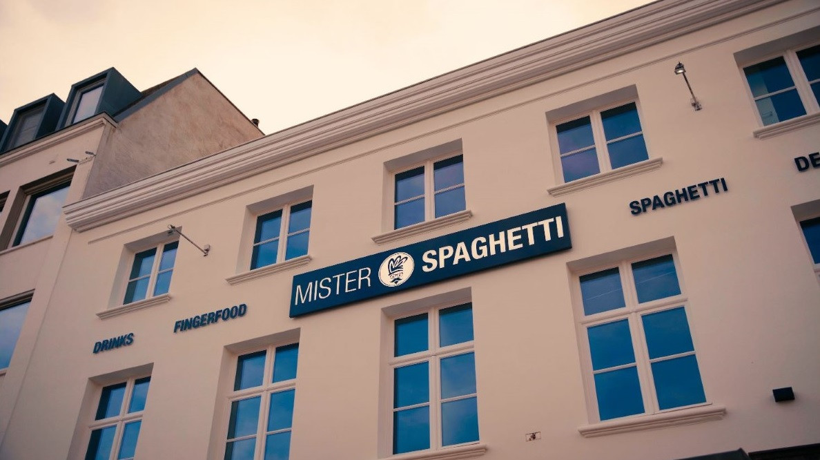 2,3 kilo pasta eten kan vanaf vrijdag ook op Grote Markt: Mister ...