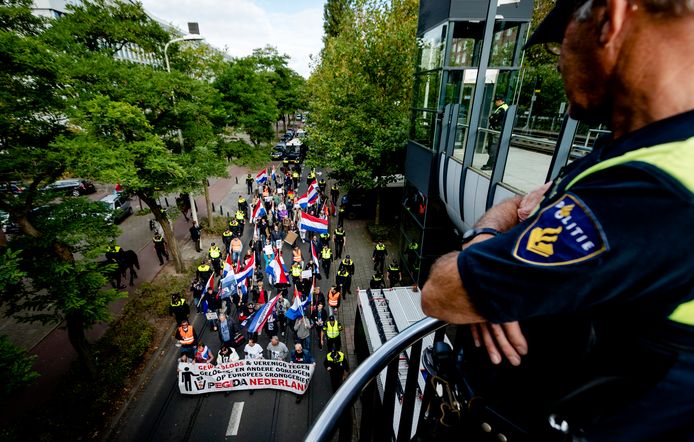 Foto ter illustratie. Leden van de beweging Pegida tijdens een betoging in Den Haag vorig jaar.