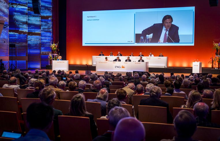 De Raad van Bestuur van ING, met onder meer Hans Wijers, aan het begin van de jaarlijkse vergadering van aandeelhouders in Muziekgebouw aan ’t IJ in Amsterdam. Beeld ANP