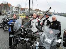 ‘Hans Angels’ tuffen van Dordt naar Zeeland op eerste Dag van de Motorrijder: ‘Lekker je hoofd leeg maken’