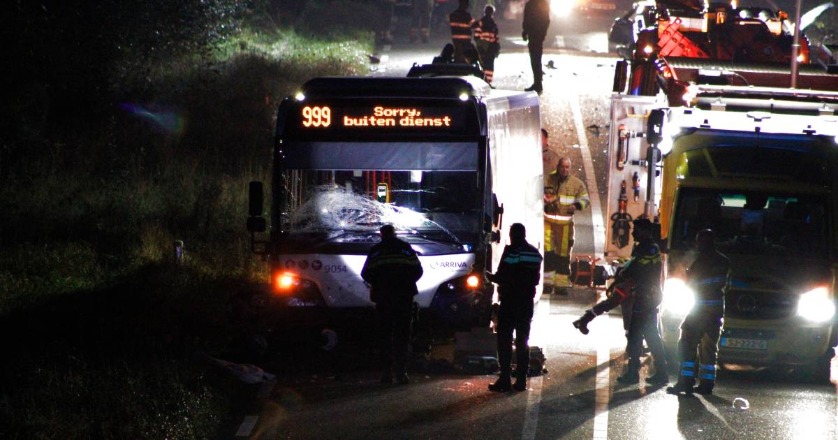 Scooter aangereden door lijnbus in Brunssum: dode en zwaargewonde.