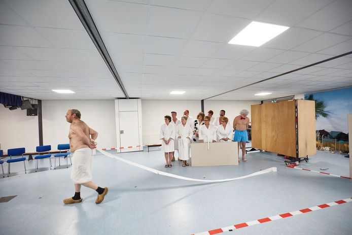 Het gaat er al realistisch aan toe tijdens de repetities...