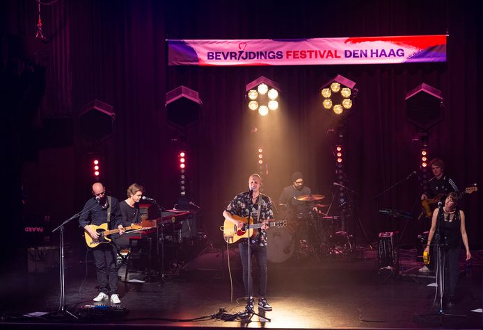 Zanger Milow eert zijn overleden vriend en drummer Oscar ...