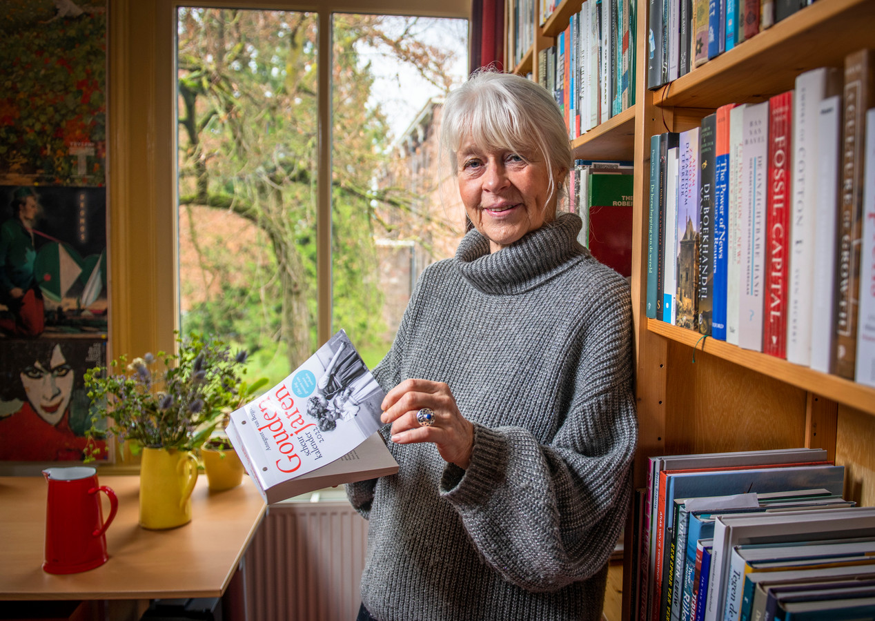 Zutphense bestsellerschrijfster maakt scheurkalender vol nostalgie ‘In zomer 1967 zag ik voor