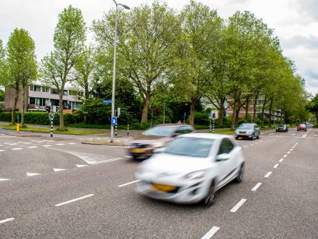 Omwonenden van deze 'racebaan’ liggen wakker van lawaai: ‘Ze scheren hier met 90 km/u voorbij’