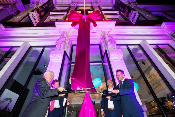 Opening Museum Comm in de Zeestraat.