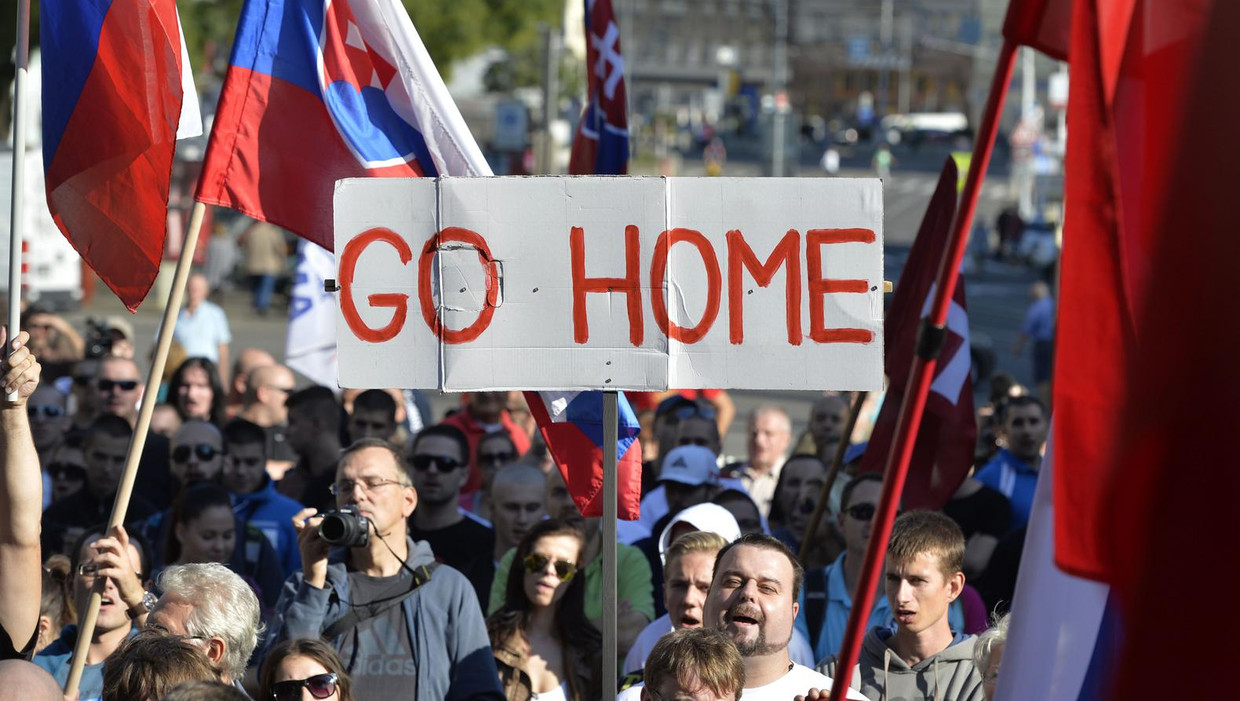 Een demonstratie tegen de komst van immigranten in Bratislava, Slowakije, in september 2015. Beeld afp