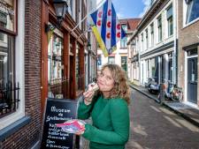 Friezen zijn echte zoetekauwen: zo maak je Fryske dúmkes