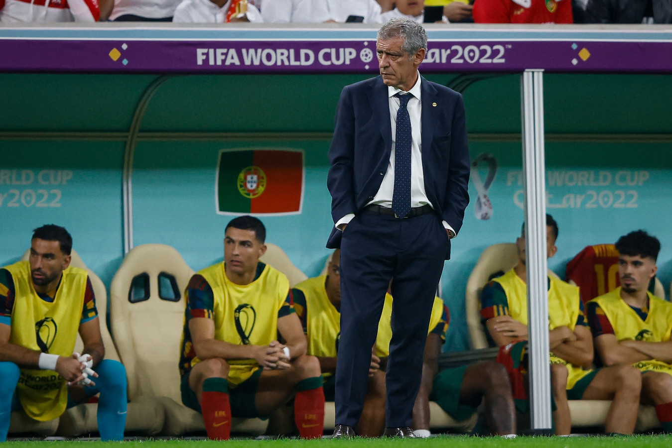 Fernando Santos zette Cristiano Ronaldo op de bank.