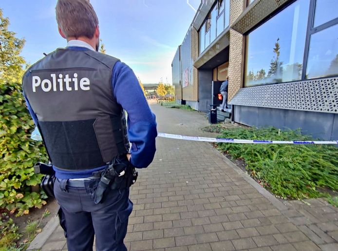 Groot alarm op de campus van Hogeschool Vives in Kortrijk, na de melding van 'een gewapende man'.