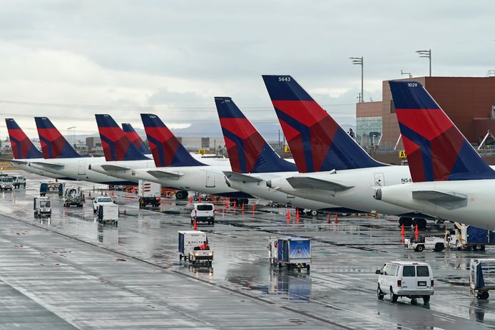 Toestellen van de luchtvaartmaatschappij Delta op de luchthaven van Salt Lake City. Delta is een van de maatschappijen waar reizigers kunnen gaan kiezen voor geslacht X bij een boeking.