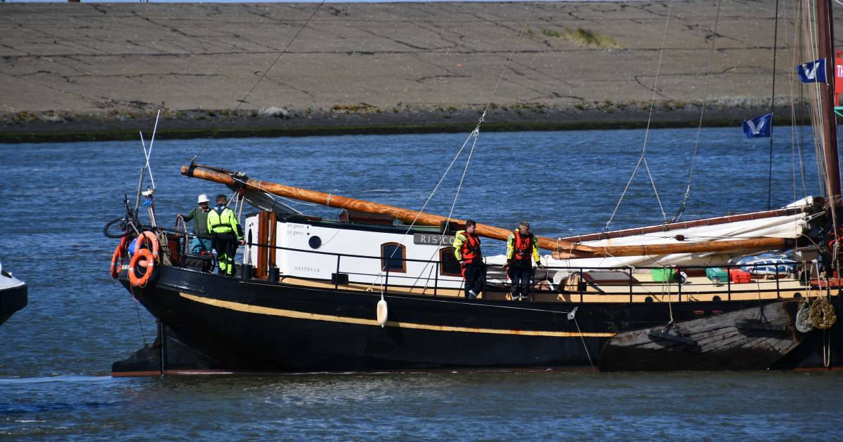 Vaarverbod voor 39 historische zeilschepen na dodelijk ongeluk: papieren blijken niet in orde.