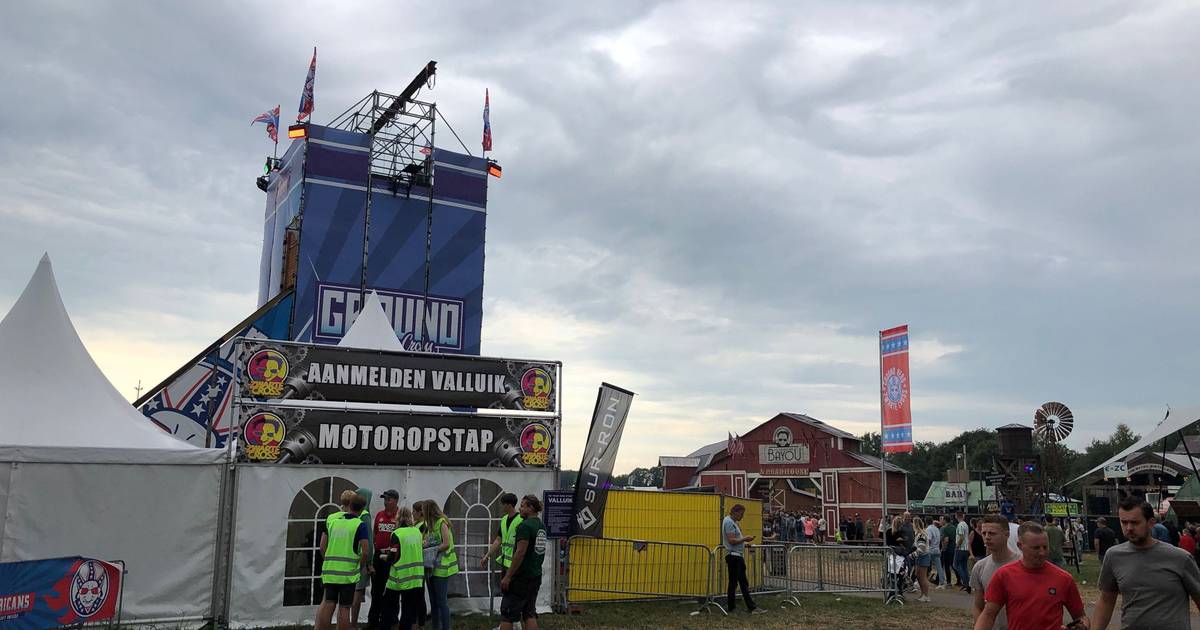 Traumahelikopter landt bij Zwarte Cross na ‘ernstig ongeluk bij abseiltoren’.