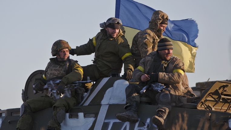 Oekraïense soldaten uit Debaltseve komen veilig aan in Artemivsk. Beeld ap