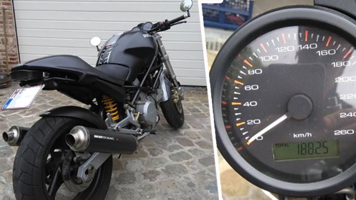 Tom verkoopt zijn Ducati uit 2004 - met 18.800 kilometer op de teller, of zoals hij zelf zegt: "Mijn laatste beetje mannelijkheid".