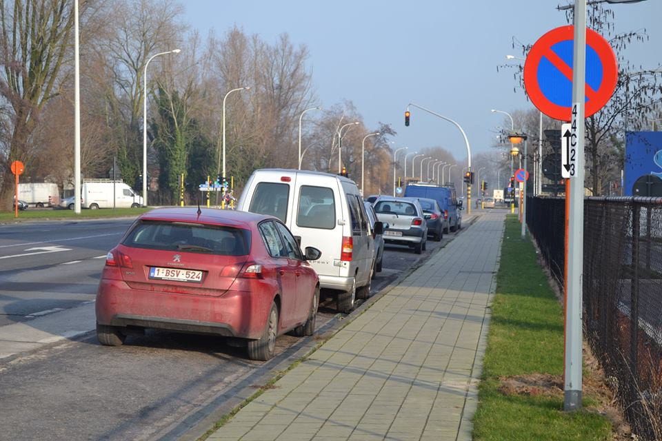 Na de al dan niet fout geparkeerde politieauto waar mag je (niet) parkeren, en wat is het