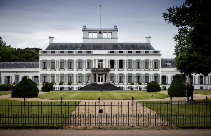Dit zeggen royaltydeskundigen over Paleis Soestdijk: &#39;Het is ouwe troep  maar slopen? Nee, nee, nee!&#39; | Amersfoort | AD.nl