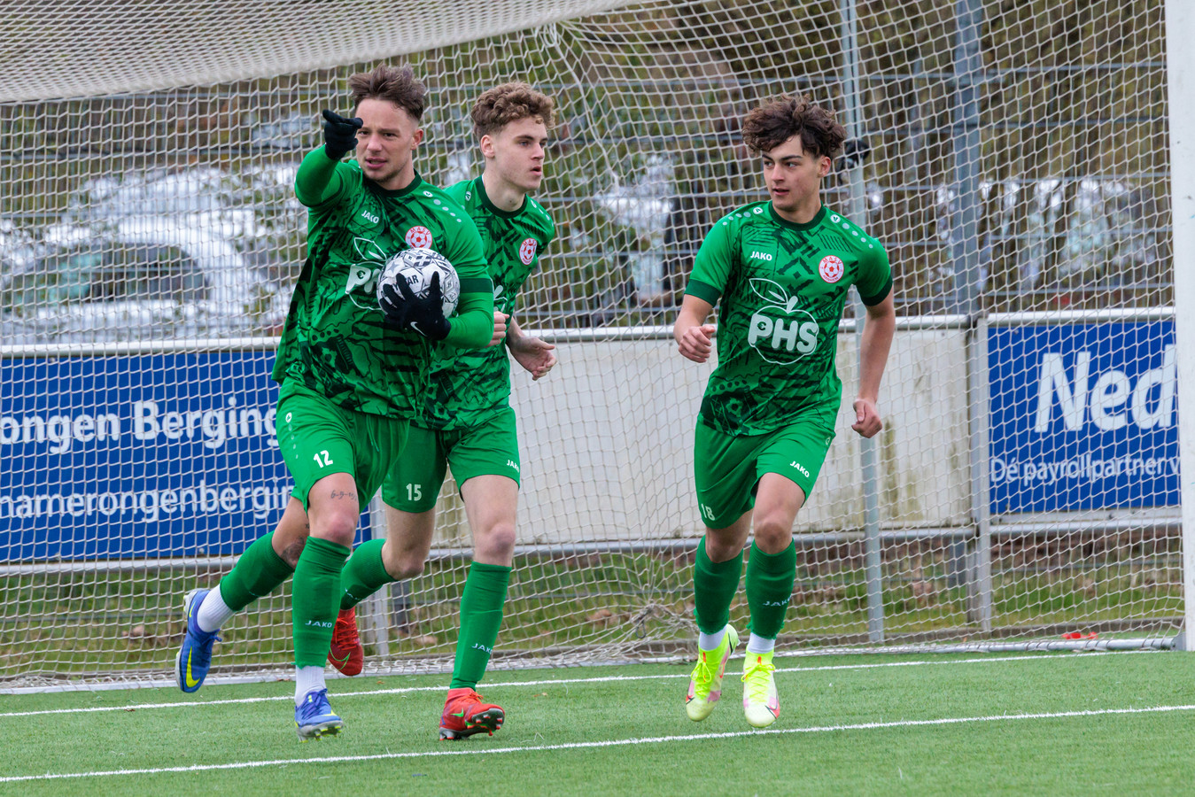 Vrijspraak MASVtopscorer na rood voor ‘elleboogstoot’ Foto