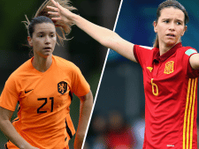 Controversiële Spaanse coach maakt Oranje Leeuwin Egurrola verdrietig: ‘Kan nauwelijks geloven dat dit nog gebeurt’