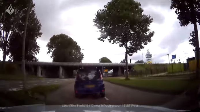 Met 140 kilometer per uur scheurde de auto door Dordrecht.