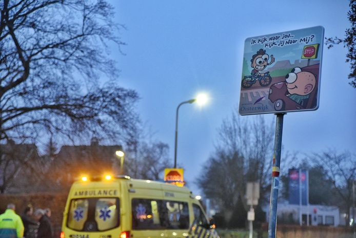 November 2020 deed zich de zoveelste botsing voor op de kruising van het rode fietspad en de Baerdijk in Oisterwijk, ondanks de speciale borden die de gemeente er plaatste.