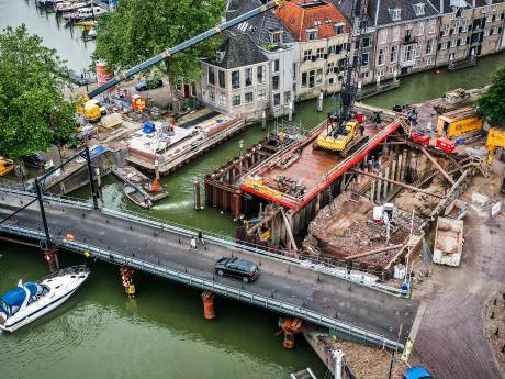 De monsterklus aan de Engelenburgerbrug moest keer op keer aangepast worden en werd zo miljoenen duurder
