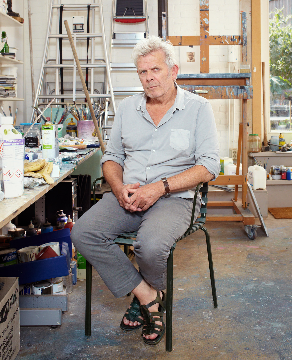 Film- en toneelregisseur: Alex van Warmerdam in zijn atelier in Amsterdam. Beeld Daniel Cohen