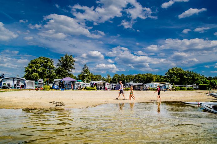 Camping Veluwe Strandbad nabij Elburg herbergt deze zomer ook veel gasten die voorheen voor verre vakantieoorden kozen.