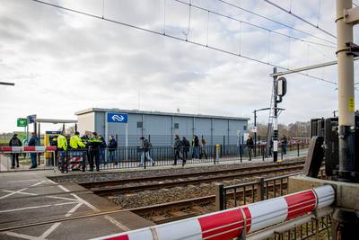 Spoorvakbond pleit voor preventief fouilleren op ‘kwetsbaar’ station Maarheeze; ingangscontrole niet